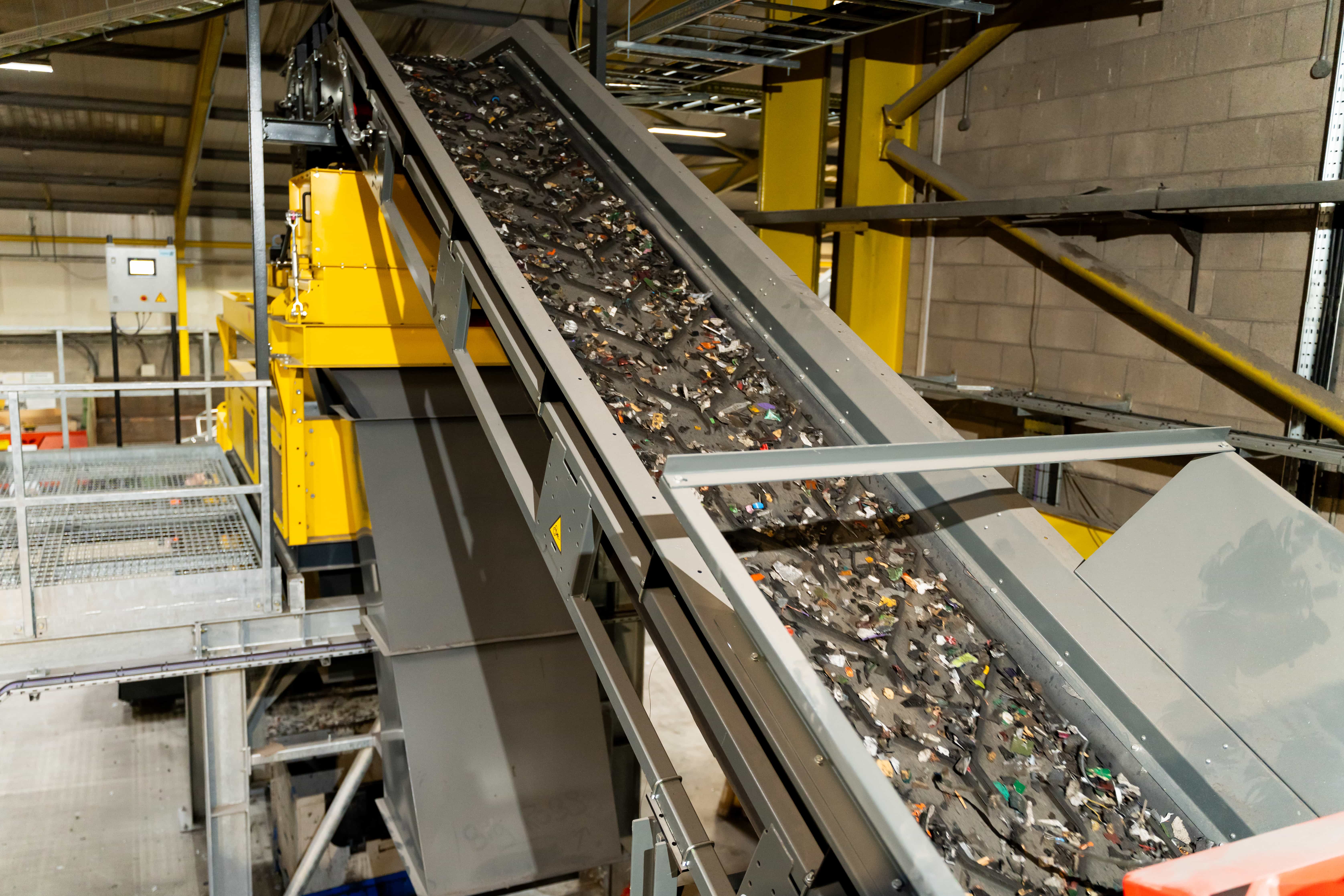 Avenue Recycling conveyor processing system